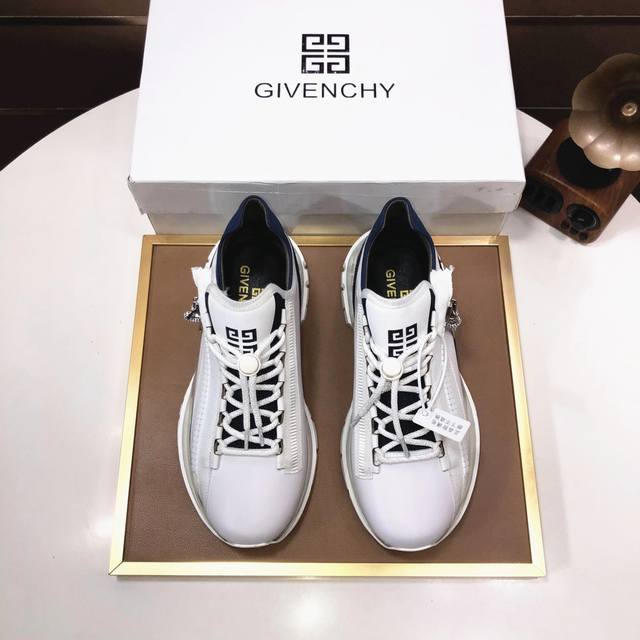 工厂 Givenchy.纪梵希 专柜同步发售鞋面：意大利进口品牌logo印花布匹 尽显奢华，透气猪皮内里加上双层组合，脚感舒适，鞋底：原厂特供气垫大底，轻便，舒